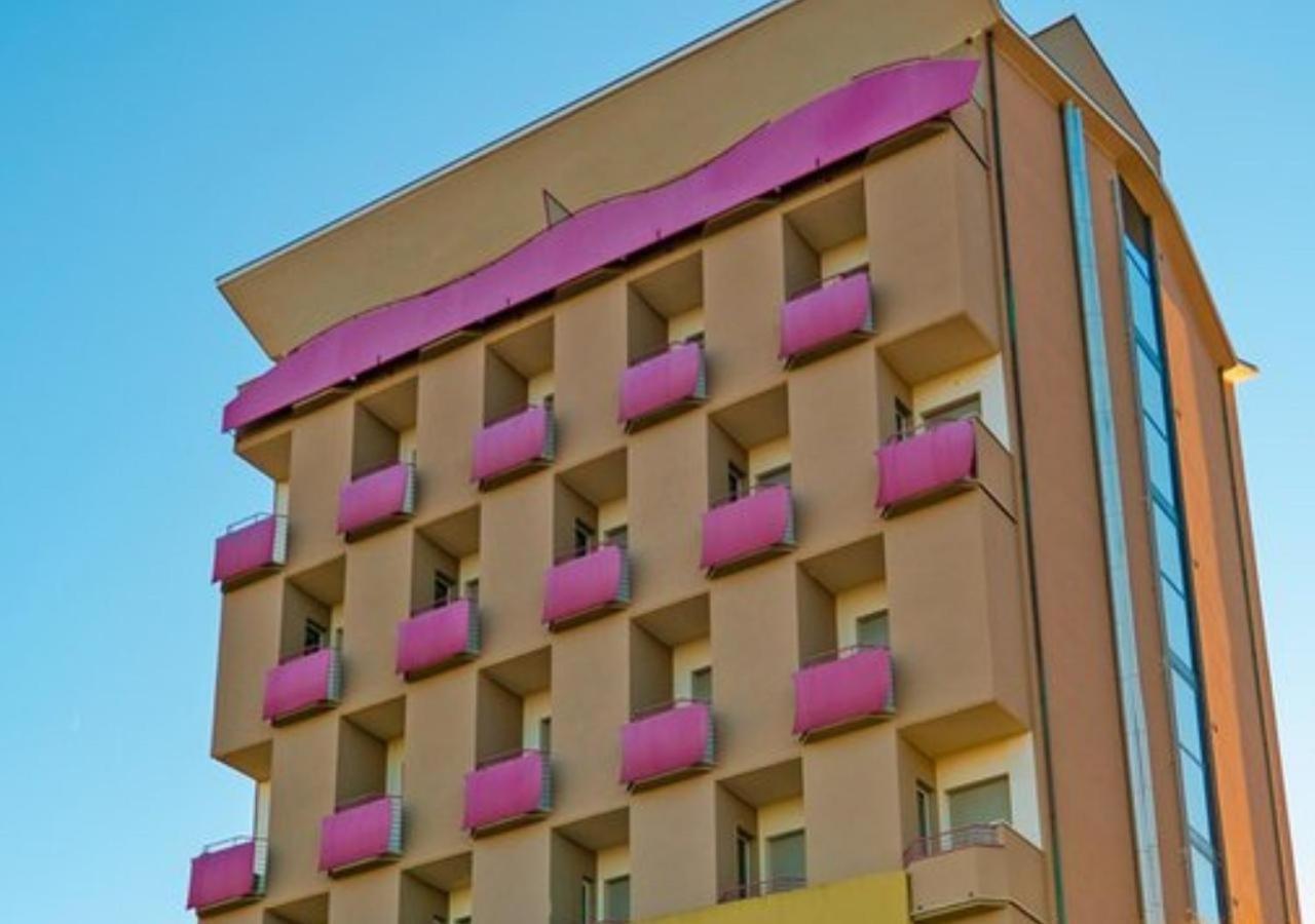 Hotel Atlantic Vista Mare Pesaro Exterior foto