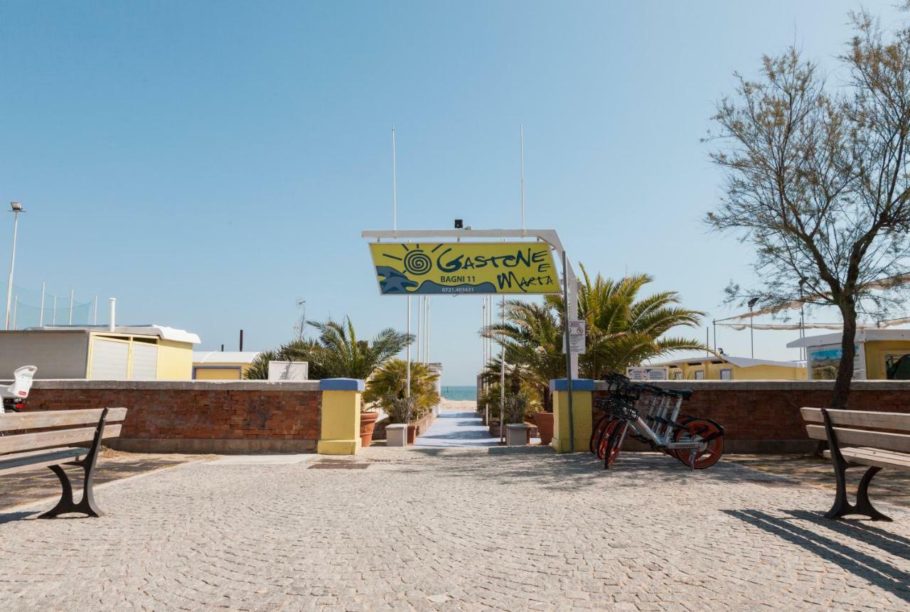 Hotel Atlantic Vista Mare Pesaro Exterior foto